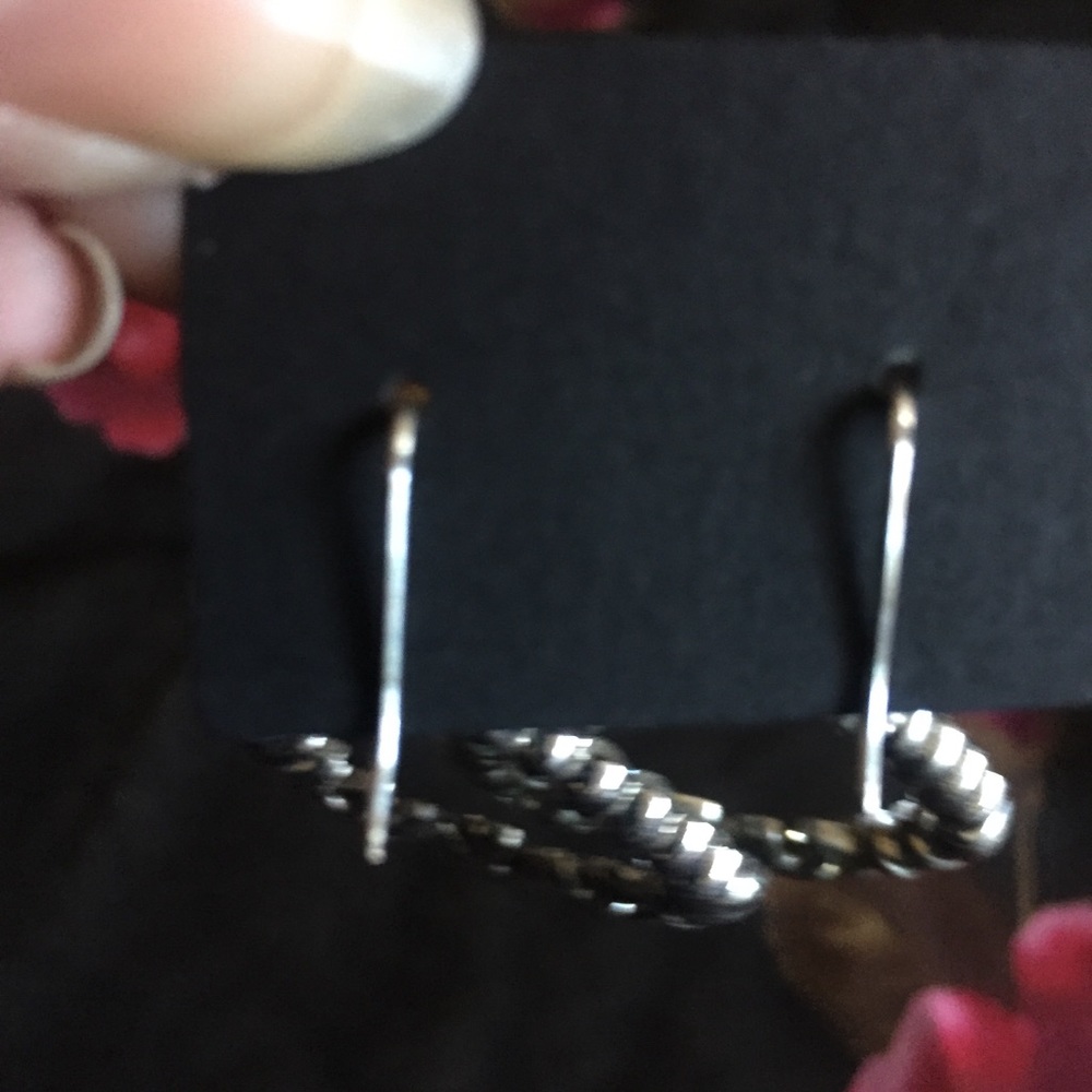 Silver with black flowers earrings - Picture 6 of 7